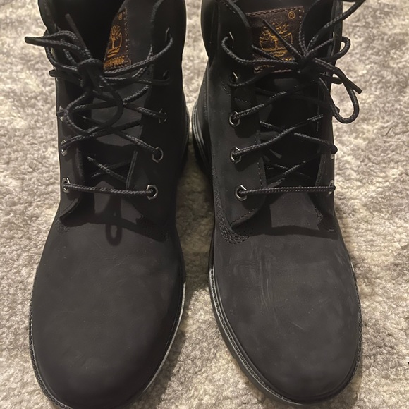 Black Timberland boots. - Picture 4 of 7